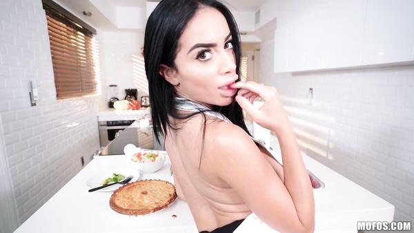 Big Boobs Horny Housewife Victoria in Home Porn