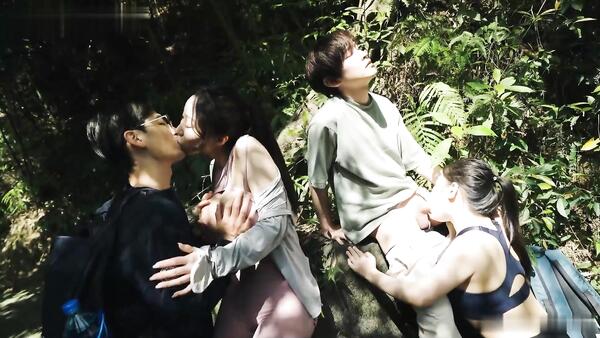 Two Guys And Two Japanese Girls Have Sex In The Jungle