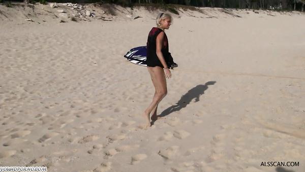 Amateur porn on a nudist beach for women